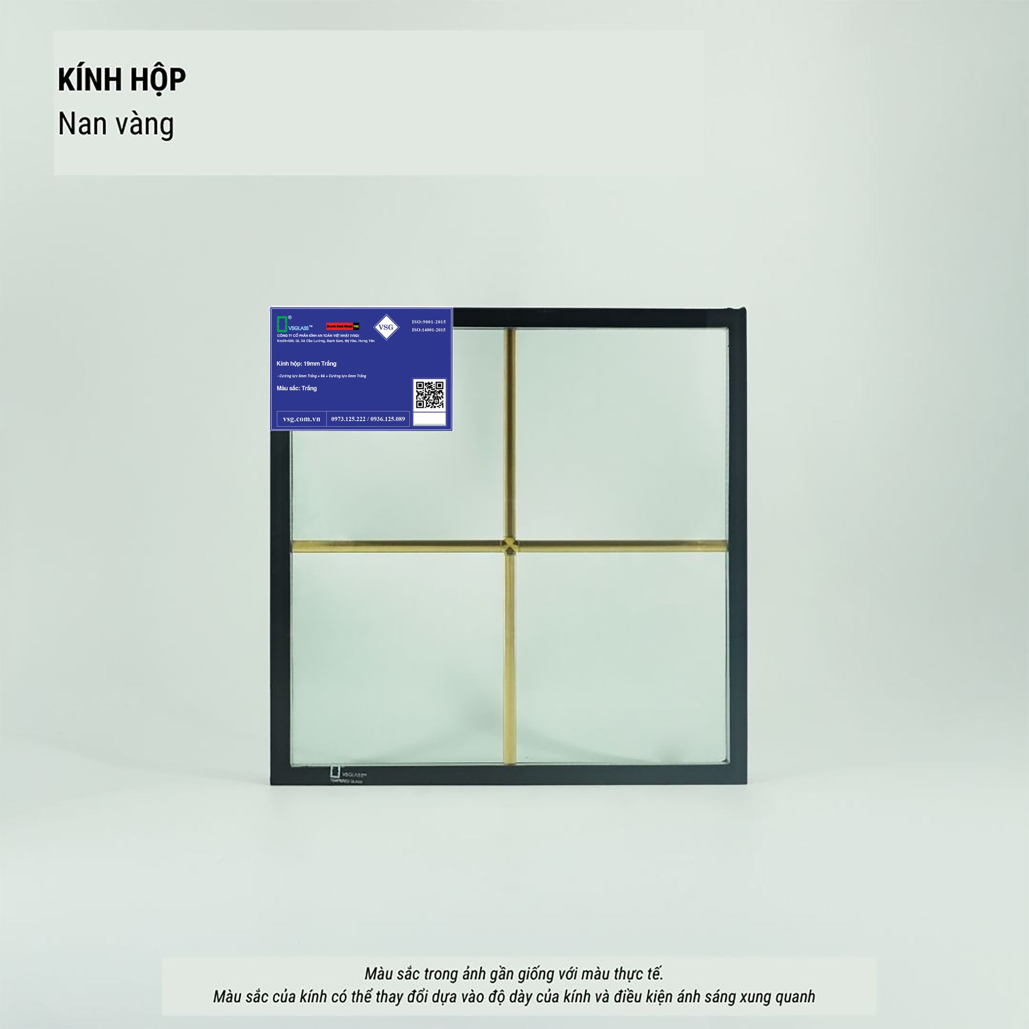 Kính hộp khung đen nan vàng chia ô vuông trưng bày trên nền trắng